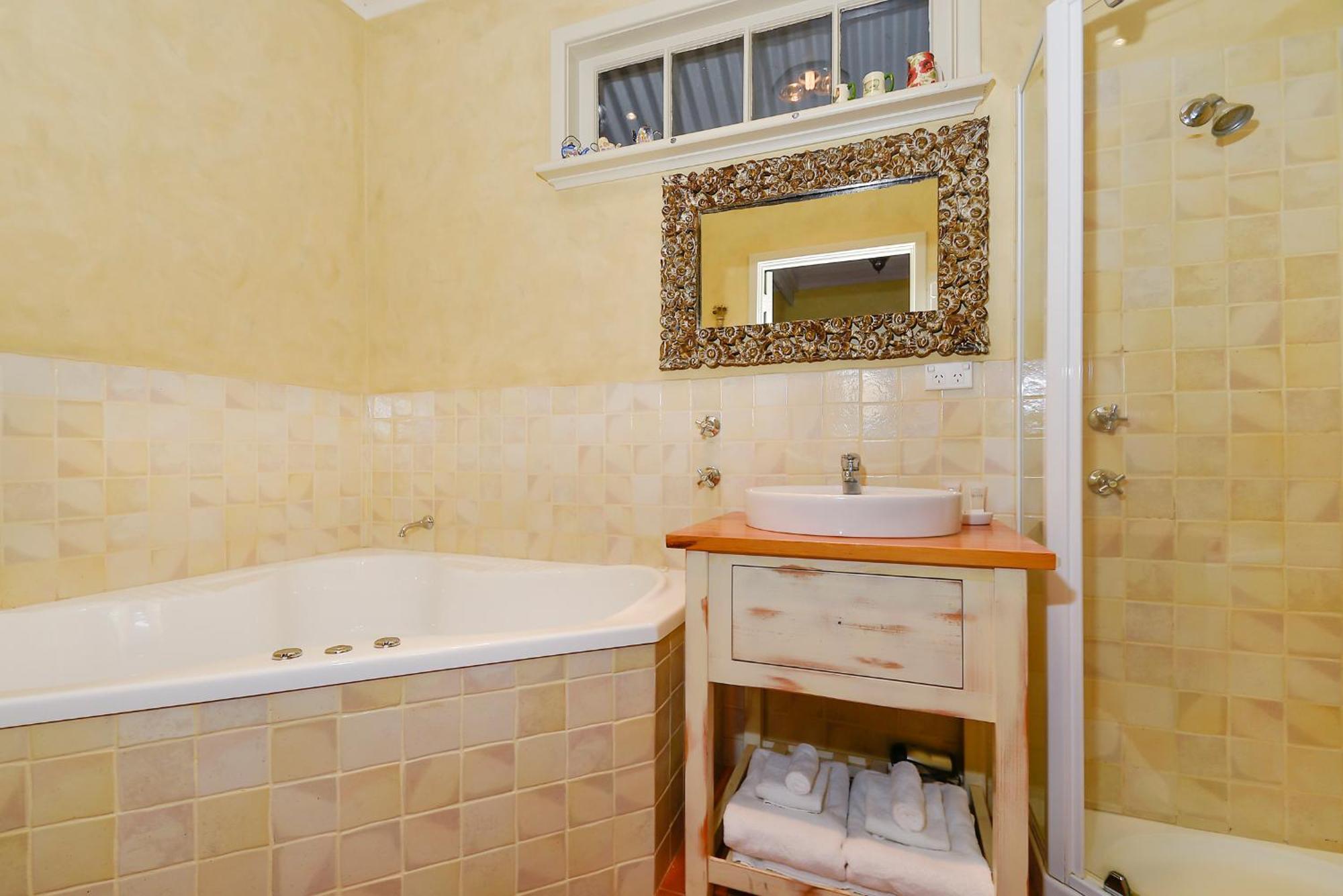 Ford House Bed & Breakfast ブリッジタウン エクステリア 写真